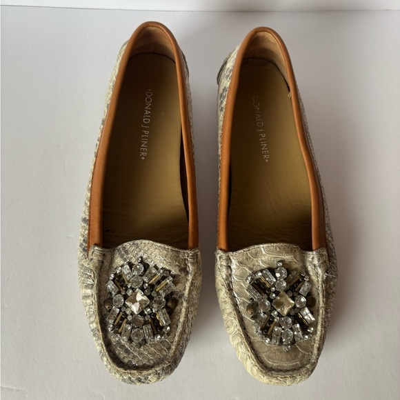 Donald J. Pliner Shoes - Donald J Pliner Mystic Beaded Flats Size 6M Snakeskin Embellished Loafers
